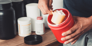 Come massimizzare l’assorbimento della creatina: tempi, dosi e consigli pratici